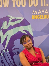 Cendrine Hounnou, Informaticienne et professionnelle de l'administration et de la gestion